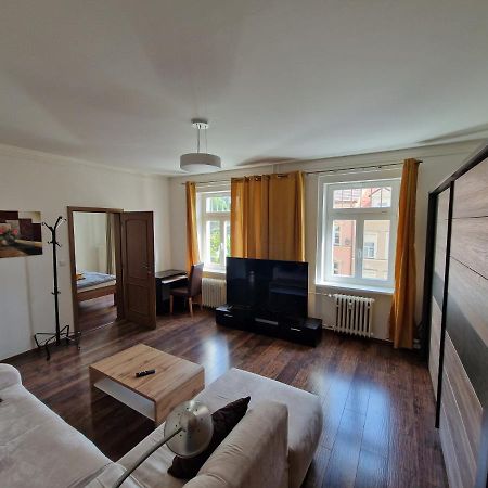 Apartman 63M2 S Balkonem V Lazenskem Centru 카를로비바리 외부 사진
