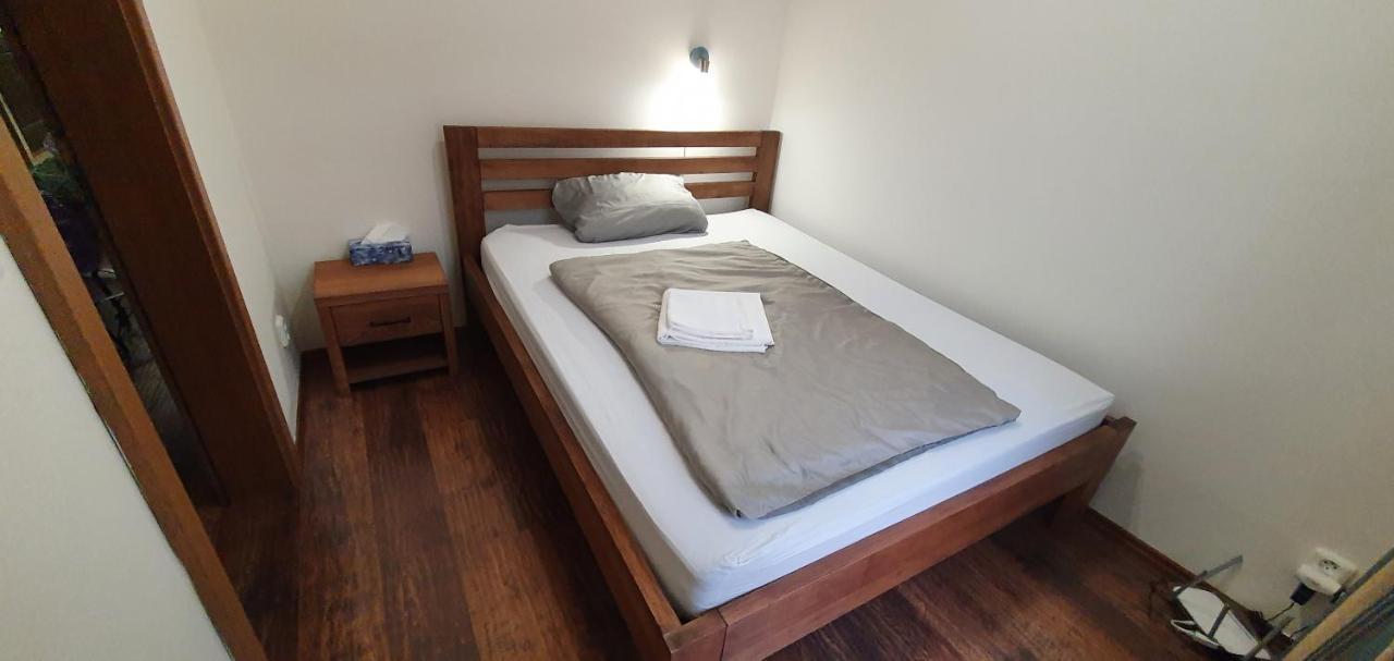 Apartman 63M2 S Balkonem V Lazenskem Centru 카를로비바리 외부 사진