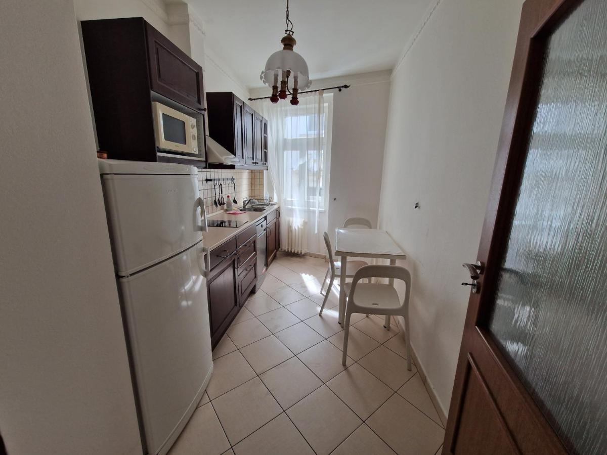 Apartman 63M2 S Balkonem V Lazenskem Centru 카를로비바리 외부 사진