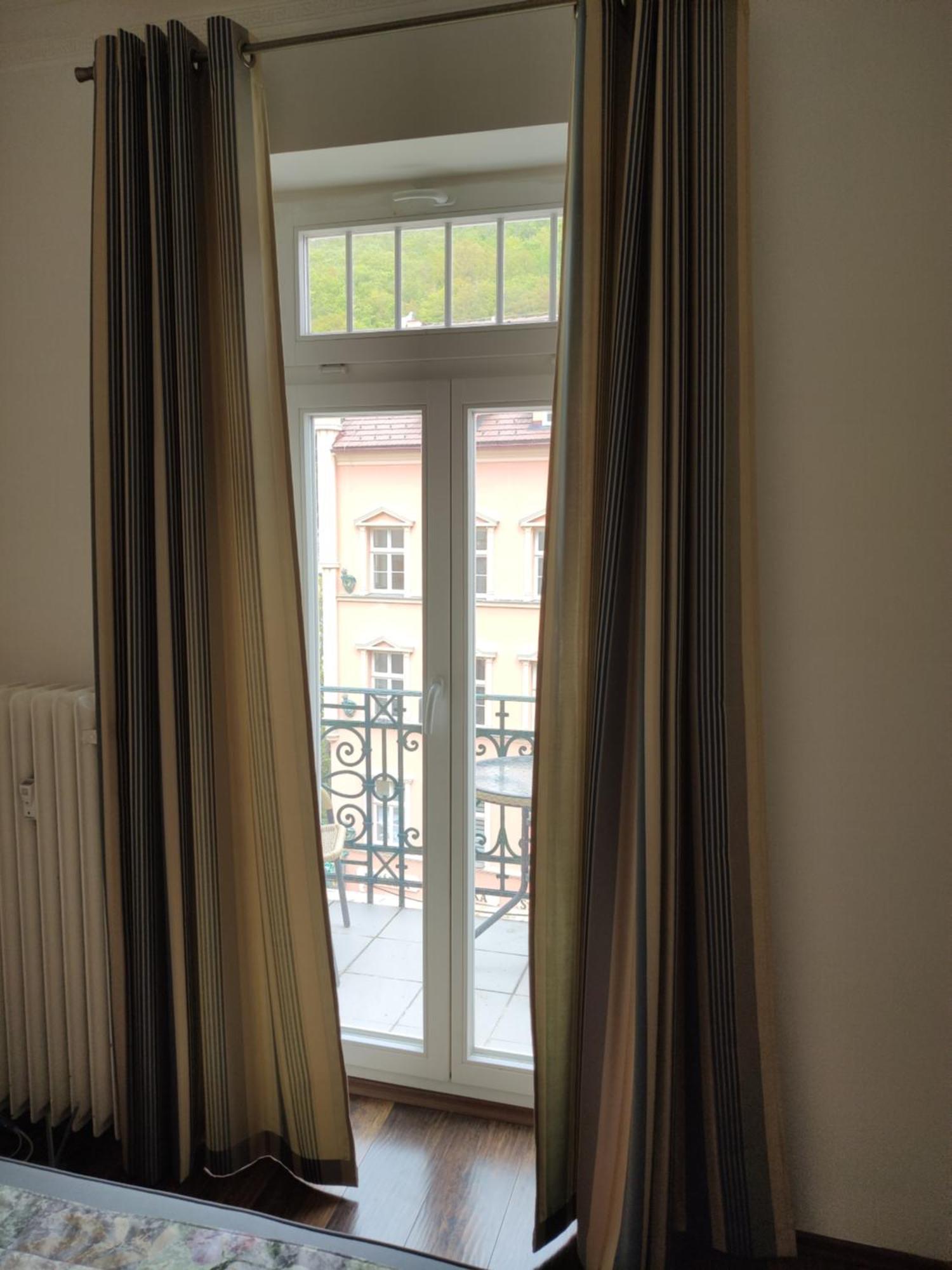 Apartman 63M2 S Balkonem V Lazenskem Centru 카를로비바리 외부 사진